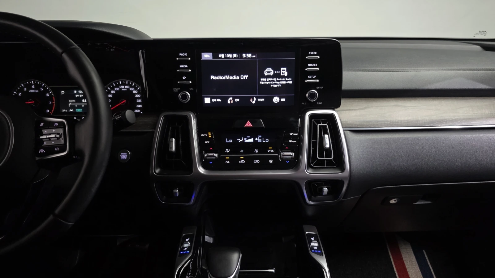 Kia Sorento 2.5* ЕЛ. БАГАЖНИК* ПОДГРЕВ ВОЛАН* КРАЙНА ЦЕНА, снимка 13 - Автомобили и джипове - 55336583