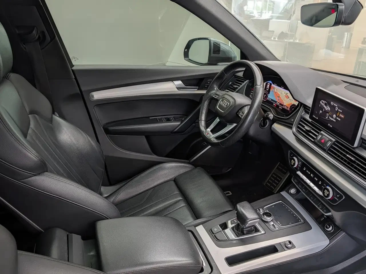 Audi Q5, снимка 11 - Автомобили и джипове - 56183779