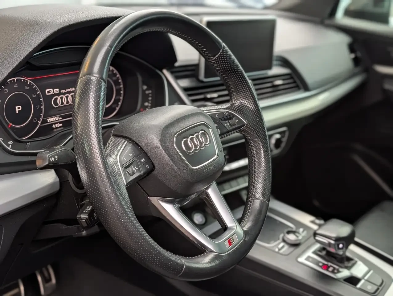 Audi Q5, снимка 8 - Автомобили и джипове - 56183779