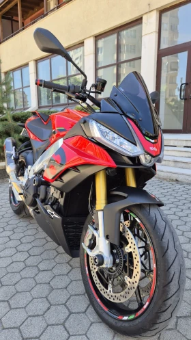     Aprilia Tuono V4