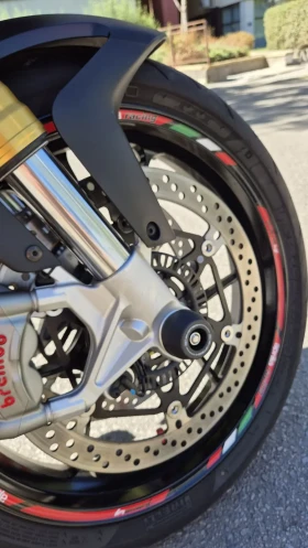 Aprilia Tuono V4 | Mobile.bg    13