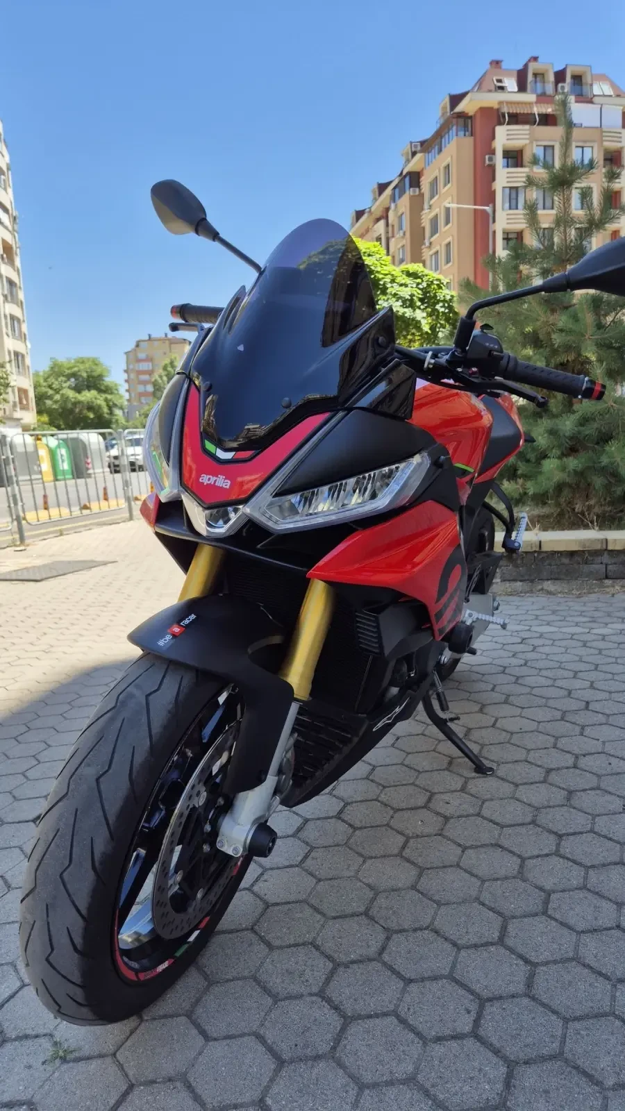Aprilia Tuono V4 - изображение 2