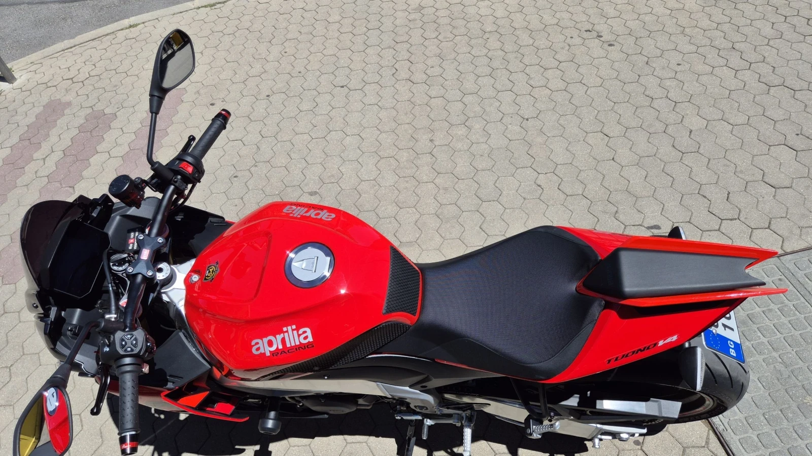 Aprilia Tuono V4 - изображение 10