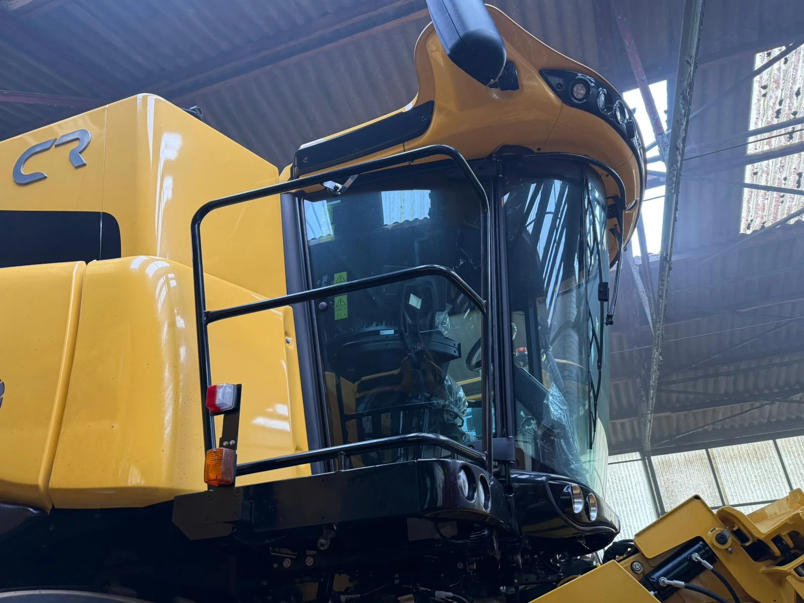 Комбайн New Holland CR10.90 - изображение 3