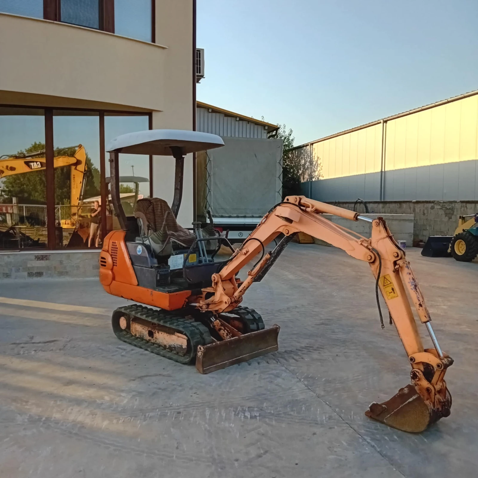 Багер Hitachi EX12-2 * ДЖОЙСТИЦИ * НАЛИЧЕН * ТОП ЦЕНА *  - изображение 7