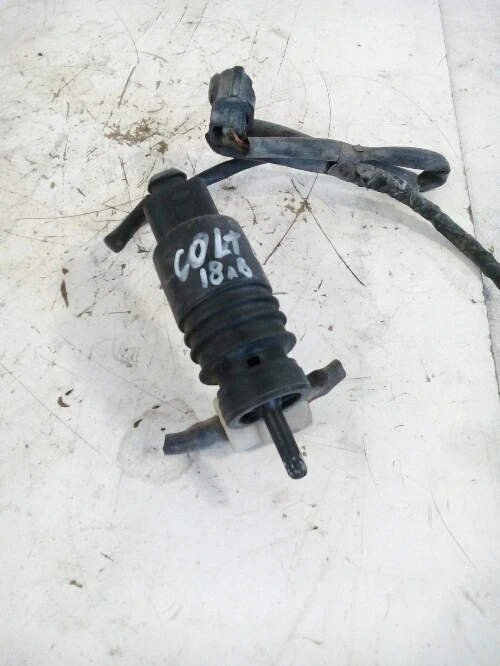 Помпа чистачки Мицубиши Колт