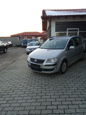 VW Touran 1.6, 102к.с., 7места, снимка 2