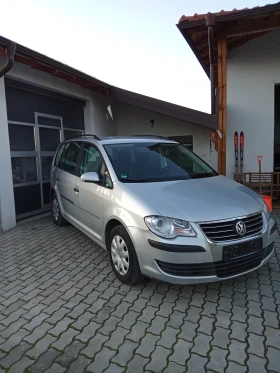 VW Touran 1.6, 102к.с., 7места, снимка 1