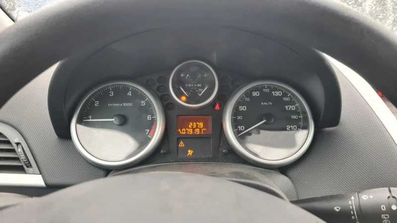 Peugeot 207 1.4 hdi, снимка 10 - Автомобили и джипове - 38865413