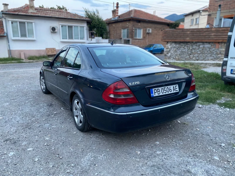 Mercedes-Benz E 270 2.7 CDTI , снимка 4 - Автомобили и джипове - 47134561