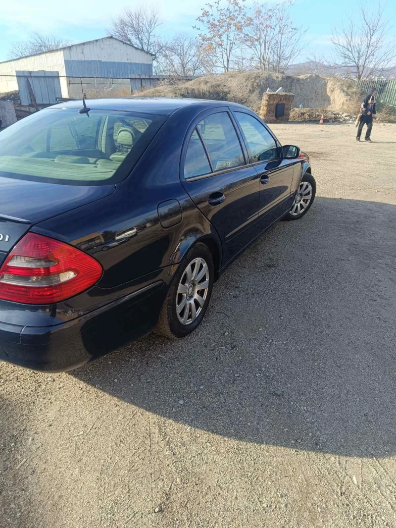 Mercedes-Benz E 220, снимка 14 - Автомобили и джипове - 48585112