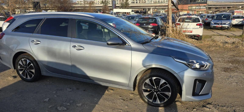 Kia Ceed Plug in Hibrid, снимка 5 - Автомобили и джипове - 49613848