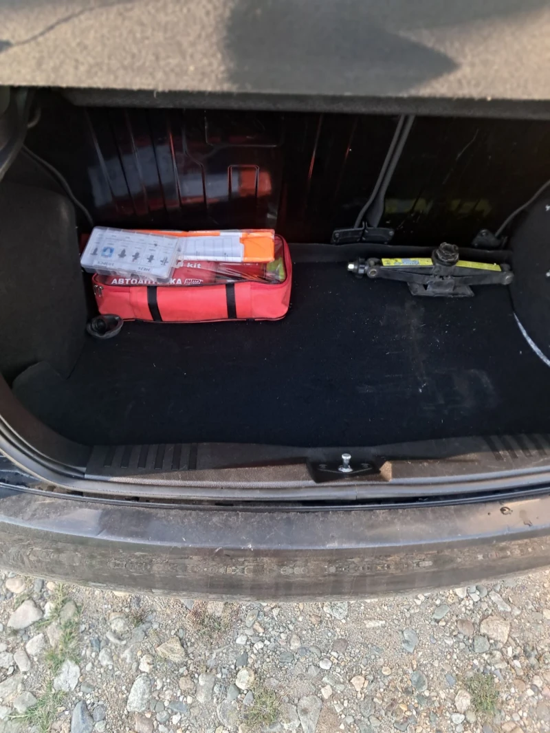 Ford Fiesta, снимка 10 - Автомобили и джипове - 52398666