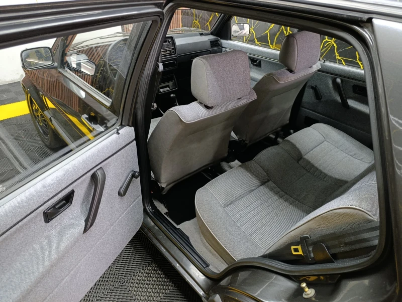 VW Golf, снимка 5 - Автомобили и джипове - 51183599