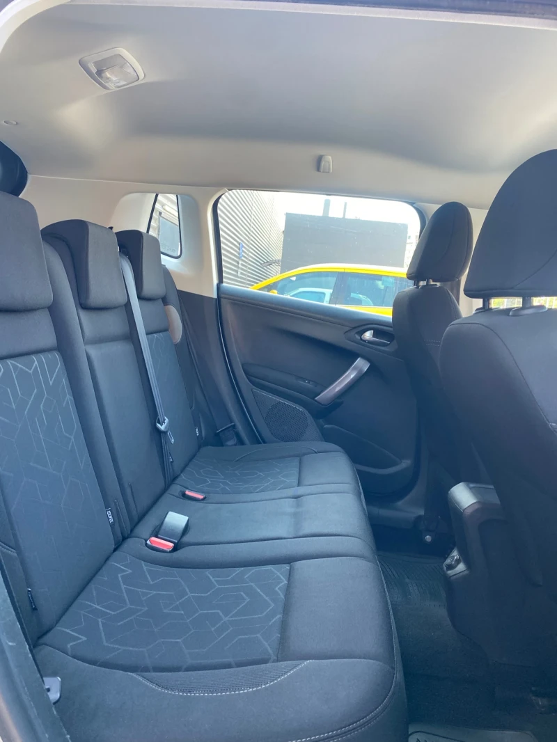 Peugeot 2008 SUV, снимка 9 - Автомобили и джипове - 51536727