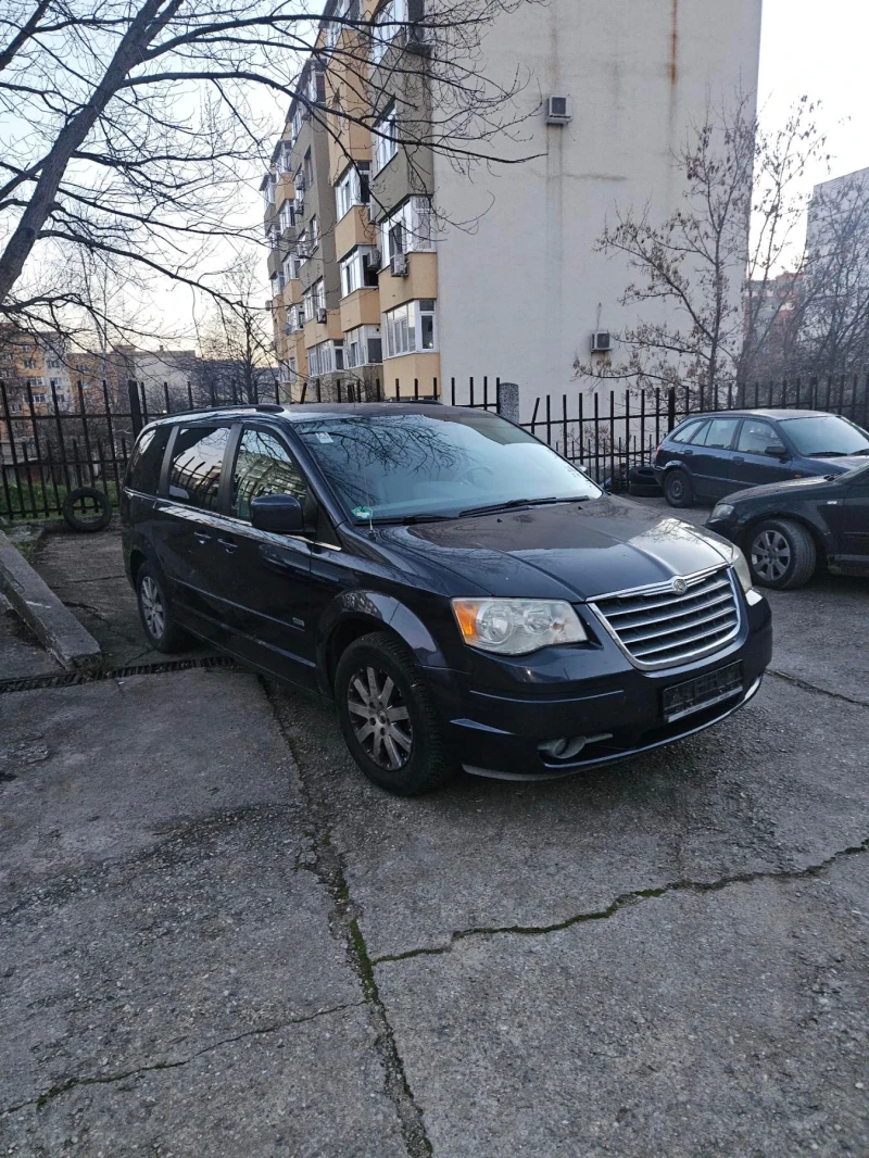 Chrysler Town and Country 3.8 V6 Бензин/Газ Автомат, снимка 3 - Автомобили и джипове - 52794261