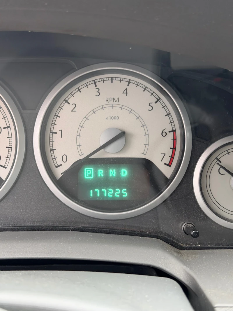 Chrysler Town and Country 3.8 V6 Бензин/Газ Автомат, снимка 6 - Автомобили и джипове - 52794261