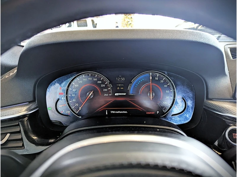 BMW 530E xDrive iPerformance* Кожа* PANO* Keyless* FULL, снимка 15 - Автомобили и джипове - 53102652