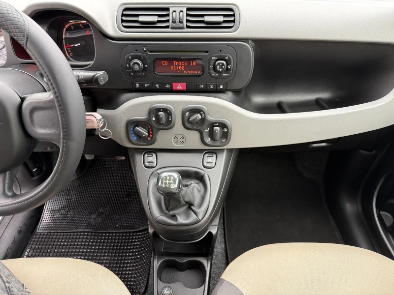 Fiat Panda 0.9T Petrol/CNG, снимка 10 - Автомобили и джипове - 53390978