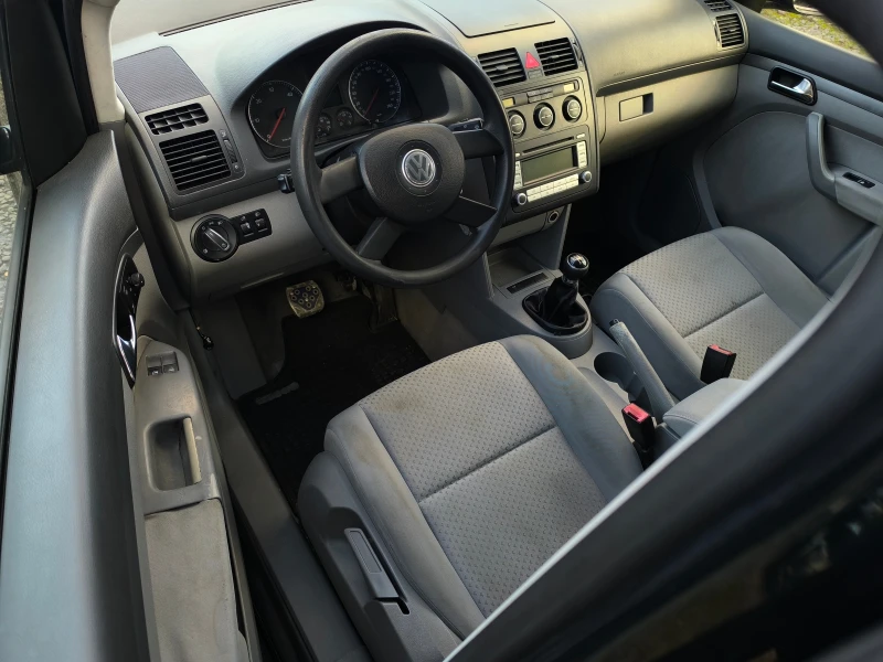 VW Touran -1.9TDI-105кс-6 скорости-КЛИМАТРОНИК-, снимка 10 - Автомобили и джипове - 53534685