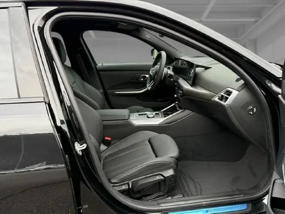 BMW 330 e xDrive = M-Sport Pro = Гаранция, снимка 8 - Автомобили и джипове - 53823956