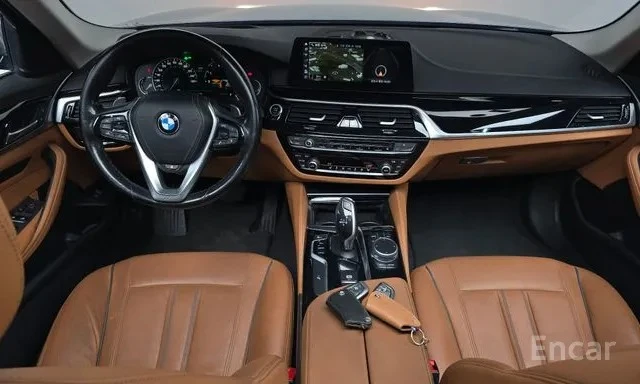 BMW 520 520d Luxury Special Edition | HUD | Adaptive Cruis, снимка 5 - Автомобили и джипове - 55563147