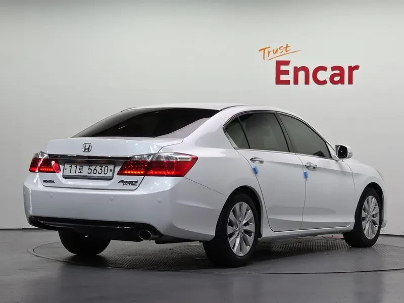 Honda Accord 2.4 9Th Gen , снимка 2 - Автомобили и джипове - 55715499