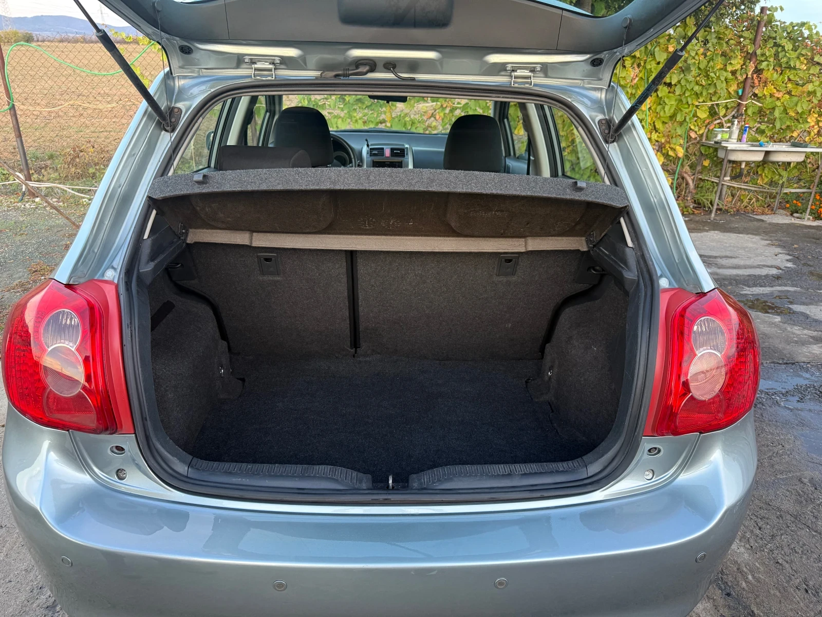 Toyota Auris 1.6 - изображение 8