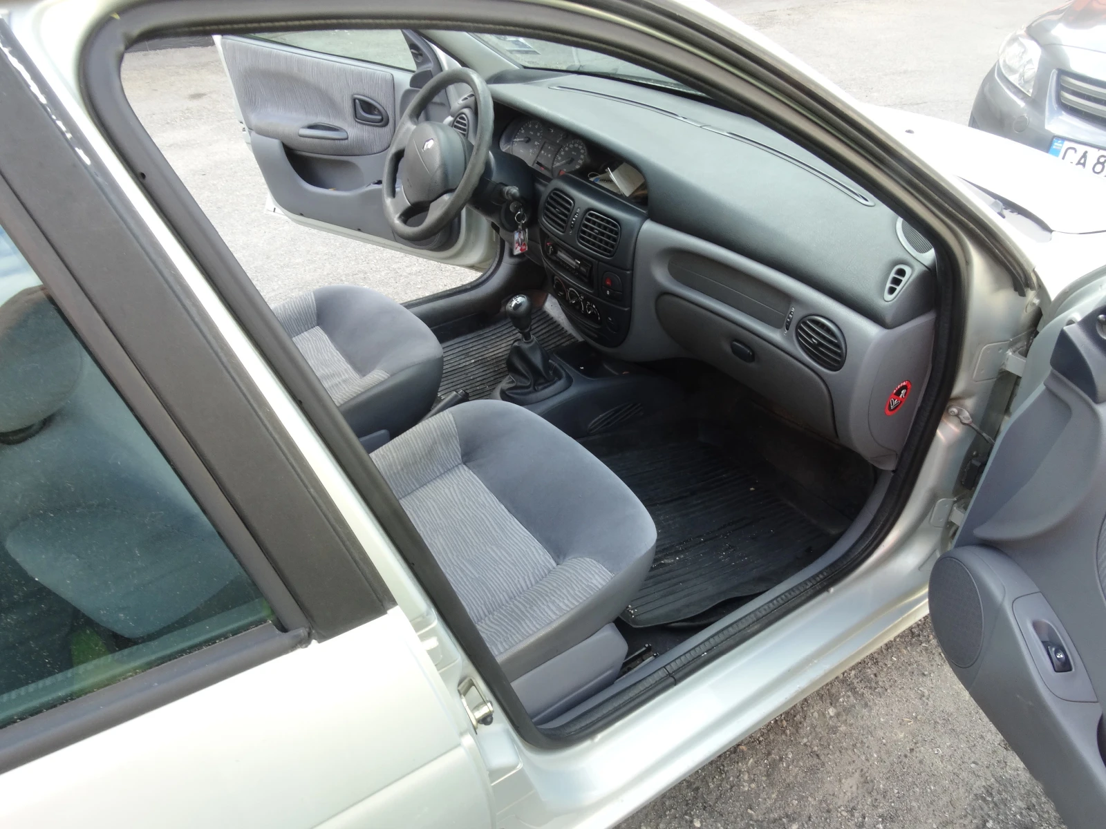 Renault Megane 1, 9 TDI, снимка 13 - Автомобили и джипове - 54726793