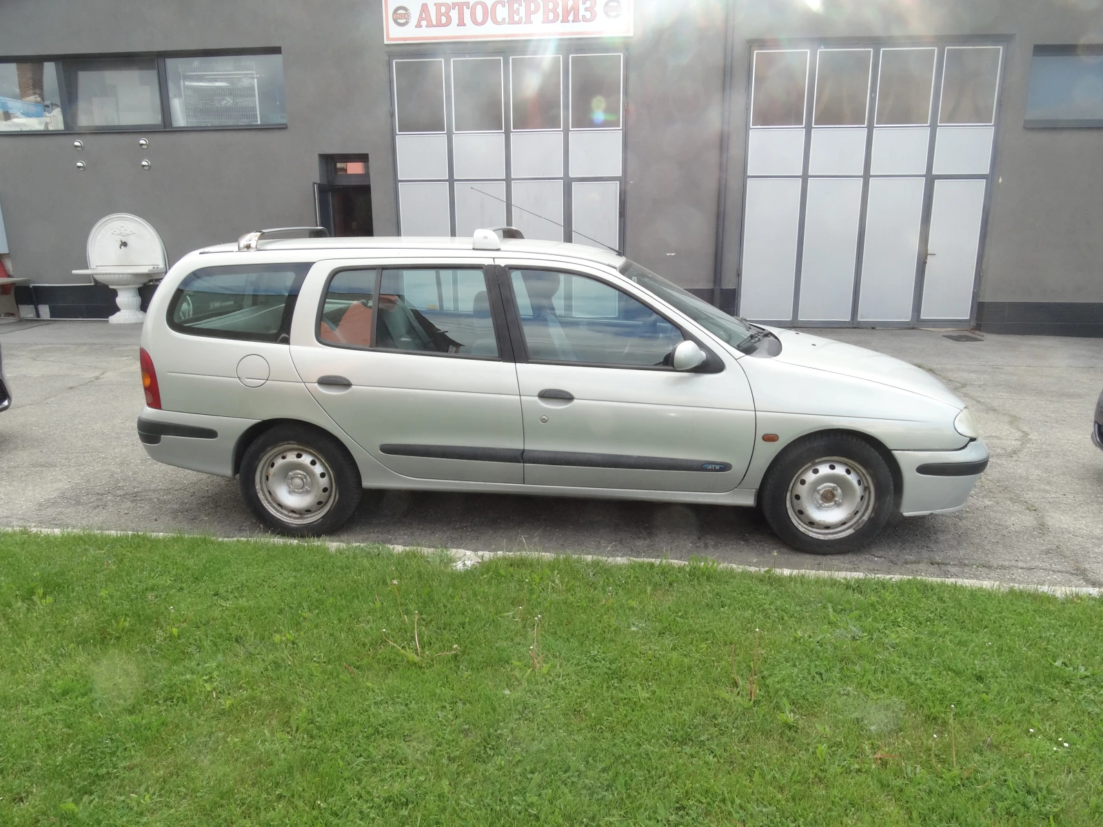 Renault Megane 1, 9 TDI, снимка 3 - Автомобили и джипове - 54726793