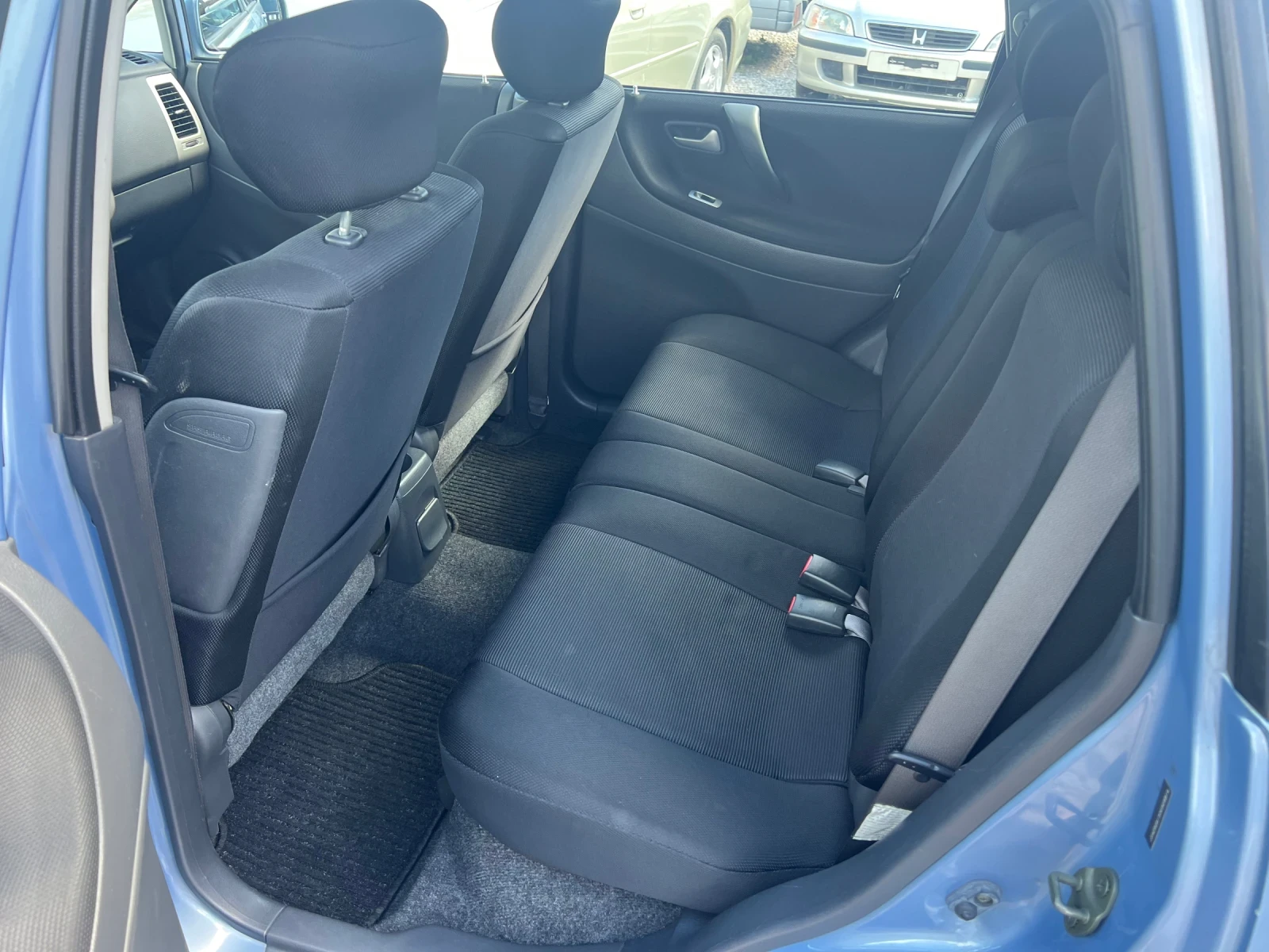 Suzuki Liana 1.6i Avtomat 4x4, снимка 11 - Автомобили и джипове - 54792002