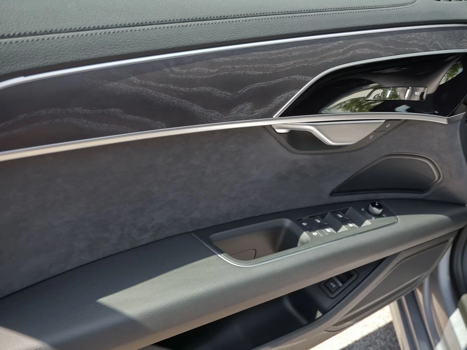 Audi A8 50 TDI / S-LINE / HUD / MATRIX / 360 / BLACK OPTIC, снимка 7 - Автомобили и джипове - 55257989