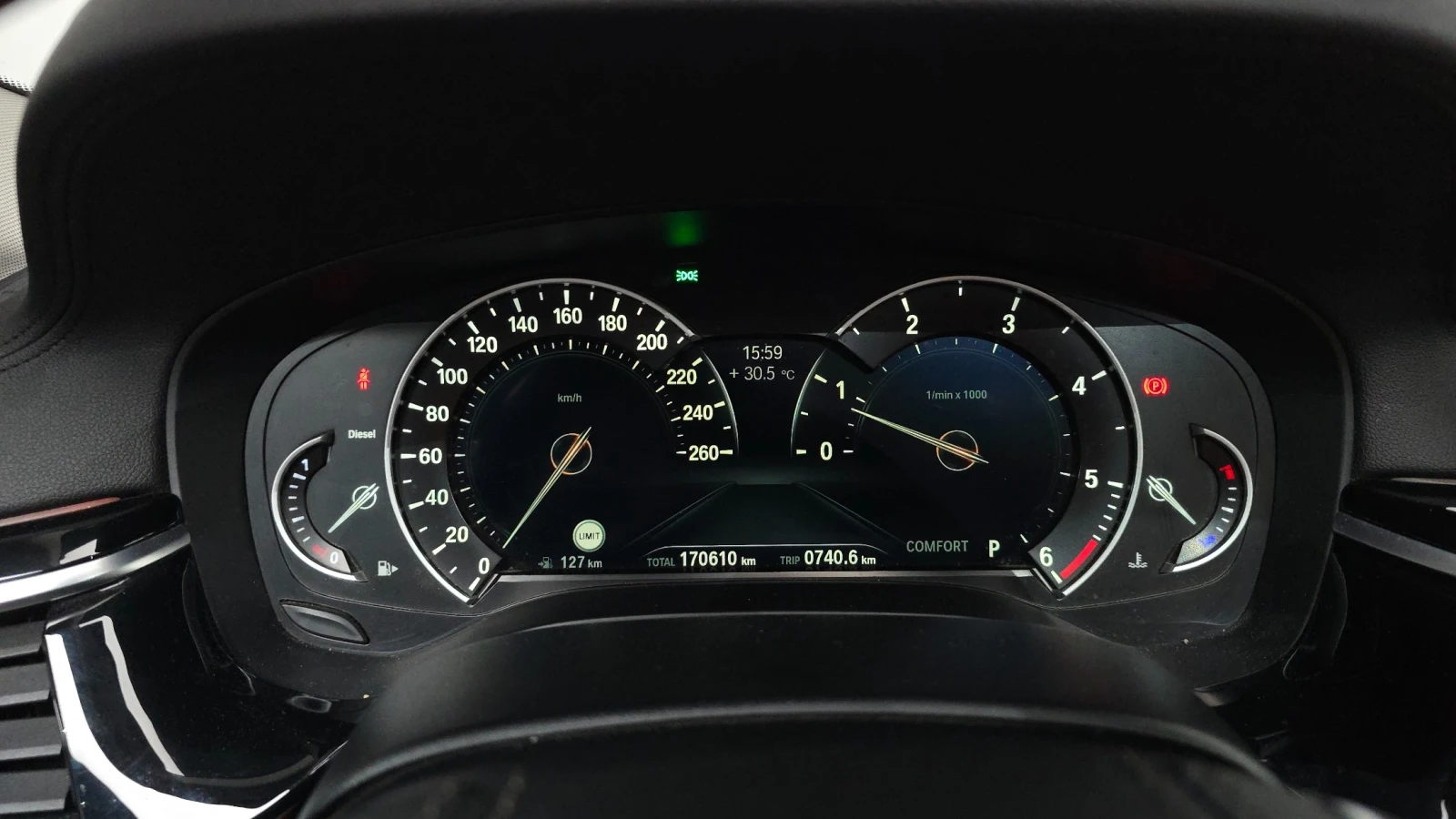BMW 520 520d Luxury Special Edition | HUD | Adaptive Cruis, снимка 7 - Автомобили и джипове - 55563147