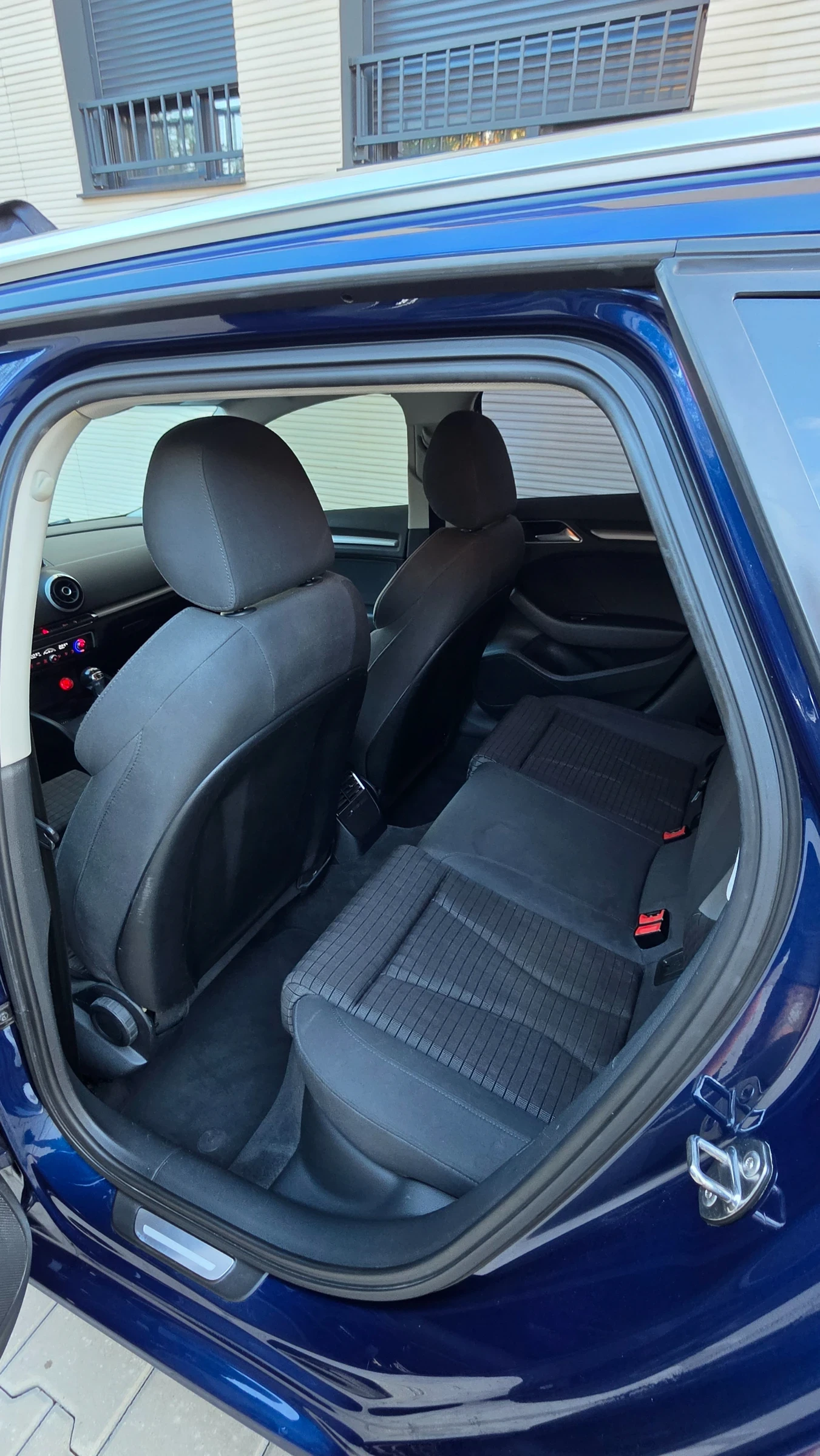 Audi A3 1.6 TDI, снимка 12 - Автомобили и джипове - 56218592