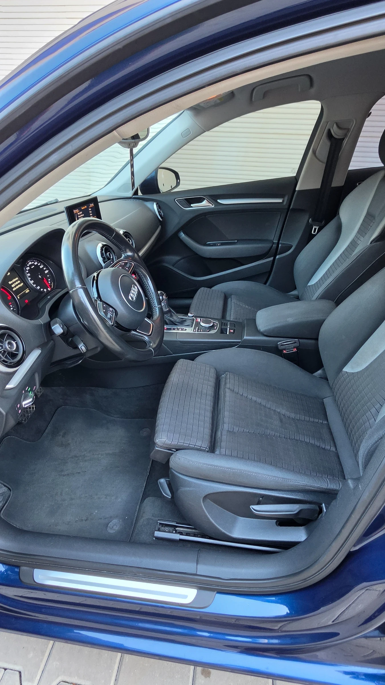 Audi A3 1.6 TDI, снимка 11 - Автомобили и джипове - 56218592