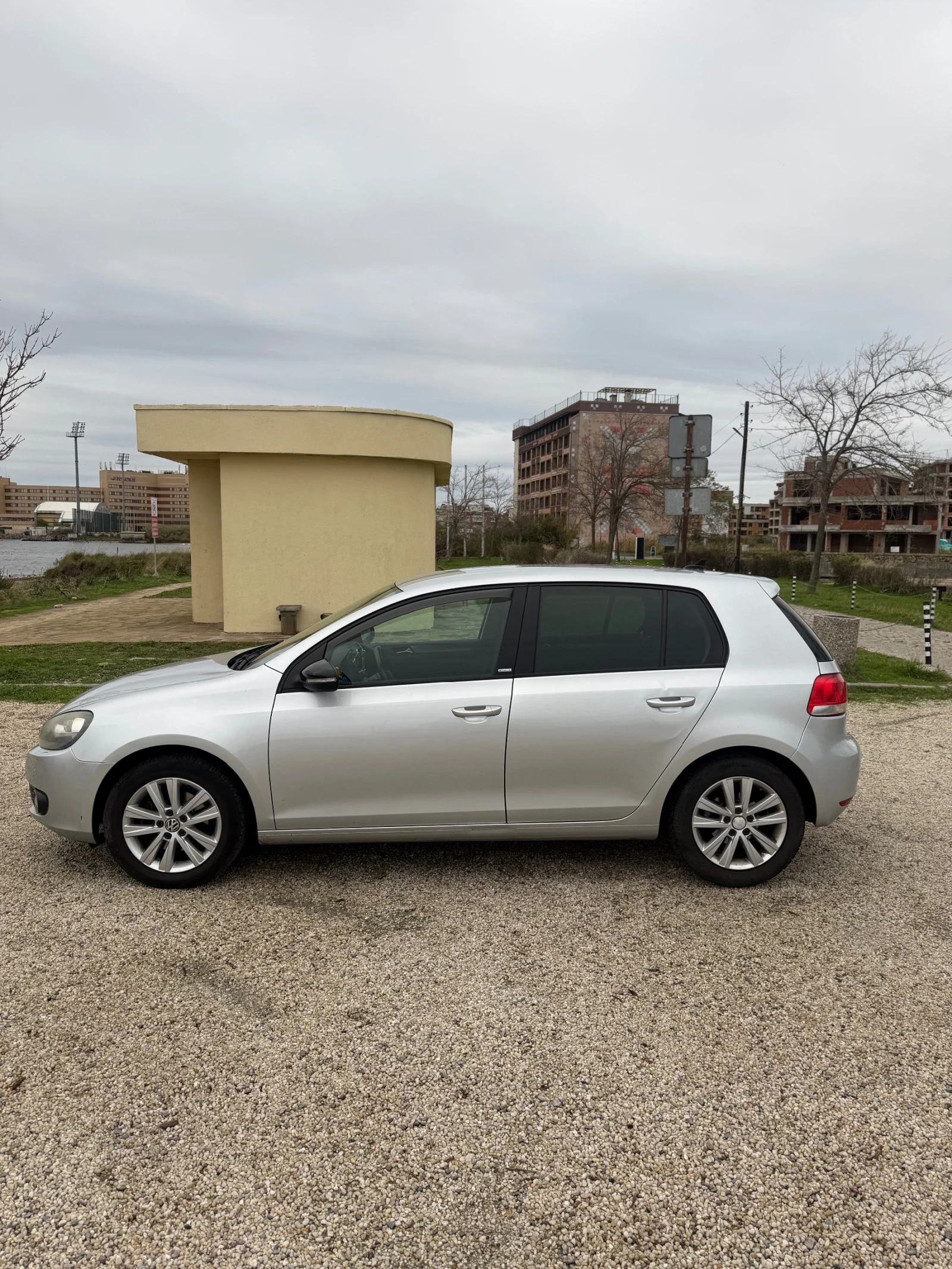 VW Golf, снимка 5 - Автомобили и джипове - 56269746
