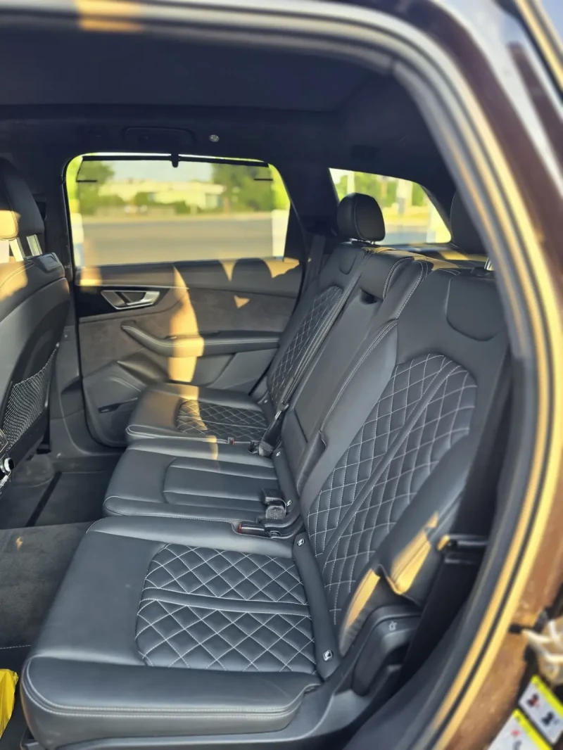 Audi SQ7, снимка 9 - Автомобили и джипове - 52045585