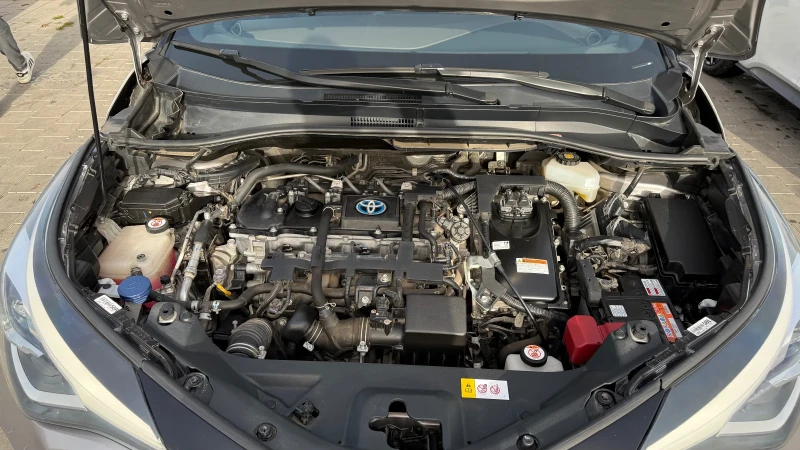 Toyota C-HR 1.8 CLASSY, снимка 13 - Автомобили и джипове - 52433835