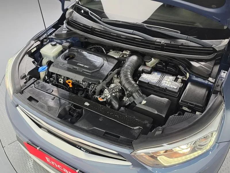 Kia Stonic 1.6 Prestige, снимка 6 - Автомобили и джипове - 56118177