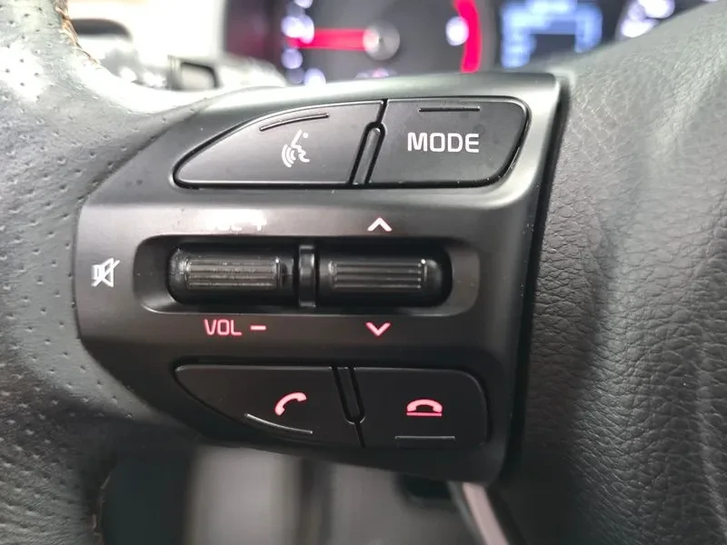 Kia Stonic 1.6 Prestige, снимка 17 - Автомобили и джипове - 56118177