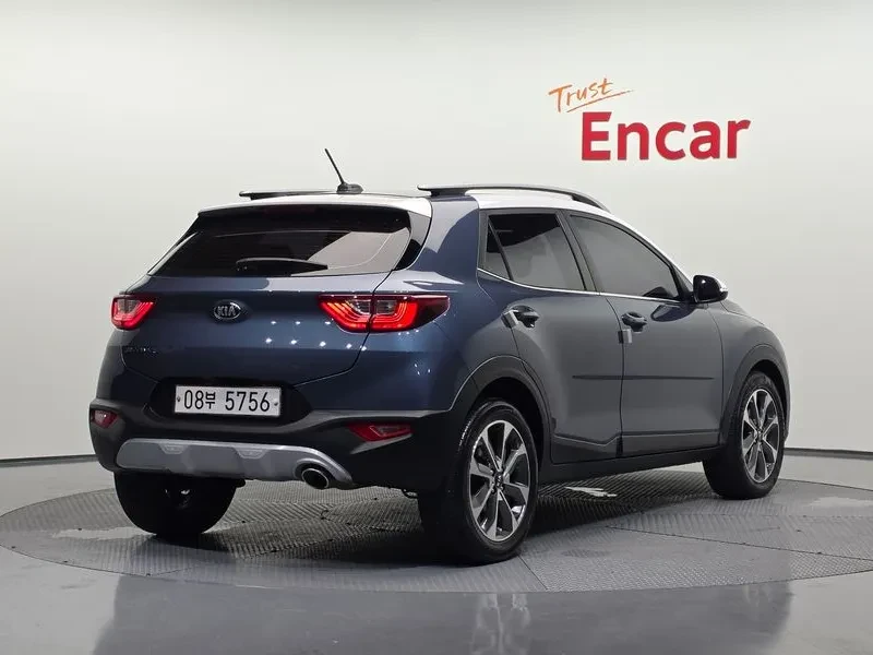Kia Stonic 1.6 Prestige, снимка 2 - Автомобили и джипове - 56118177