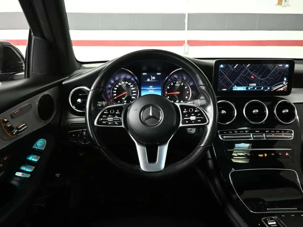 Mercedes-Benz GLC 300 360| AMBIENT| PANORAMA| CARFAX| , снимка 13 - Автомобили и джипове - 53875740