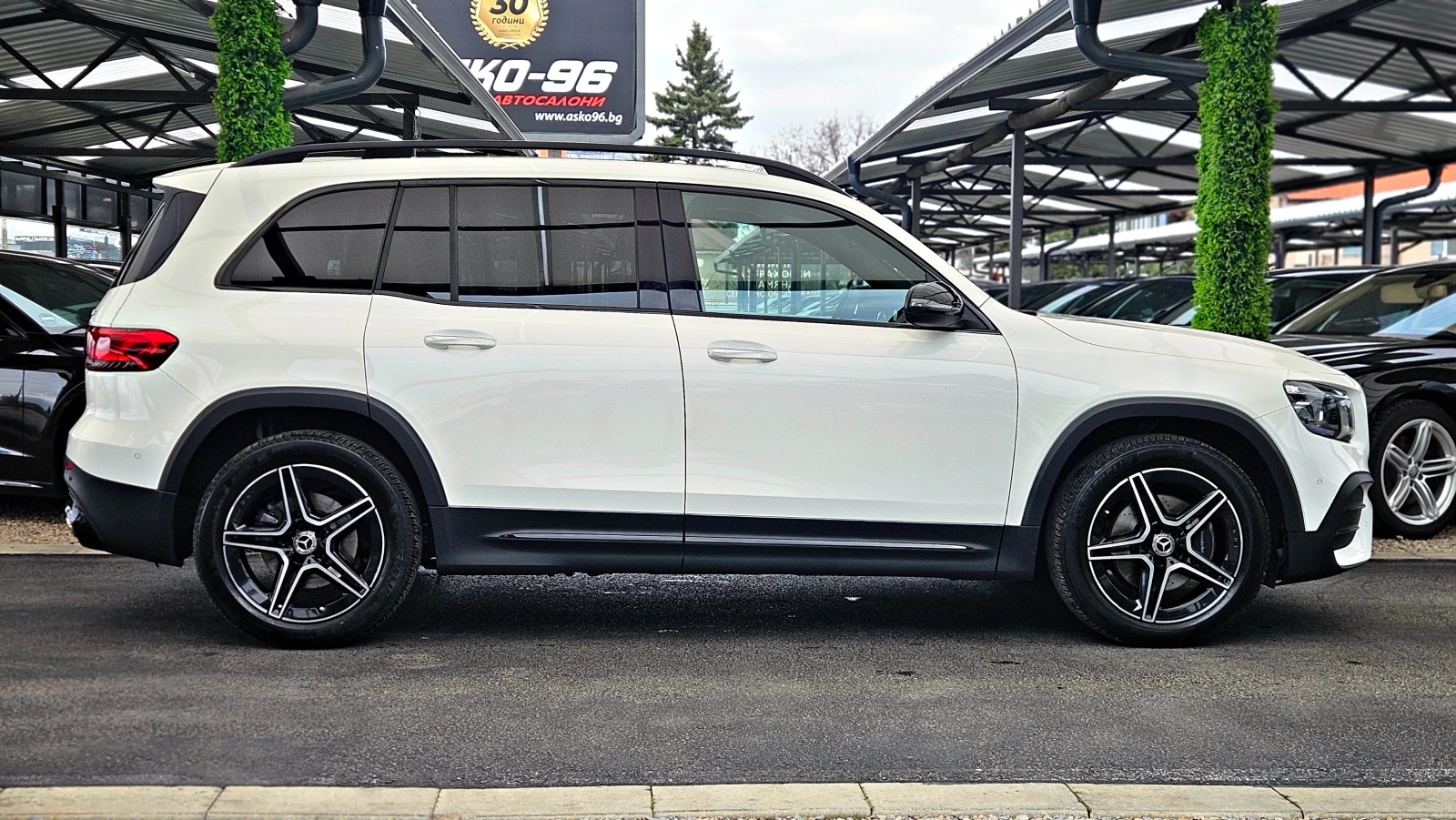 Mercedes-Benz GLB 200/AMG/4M/7MESTA/DIGITAL/DISTR/CAMERA/ПОДГРЕВ/LIZ, снимка 4 - Автомобили и джипове - 53916159