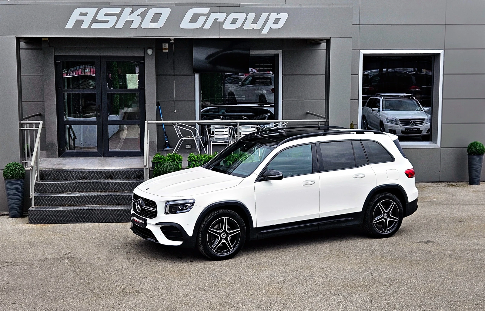Mercedes-Benz GLB 200/AMG/4M/7MESTA/DIGITAL/DISTR/CAMERA/ПОДГРЕВ/LIZ, снимка 17 - Автомобили и джипове - 53916159