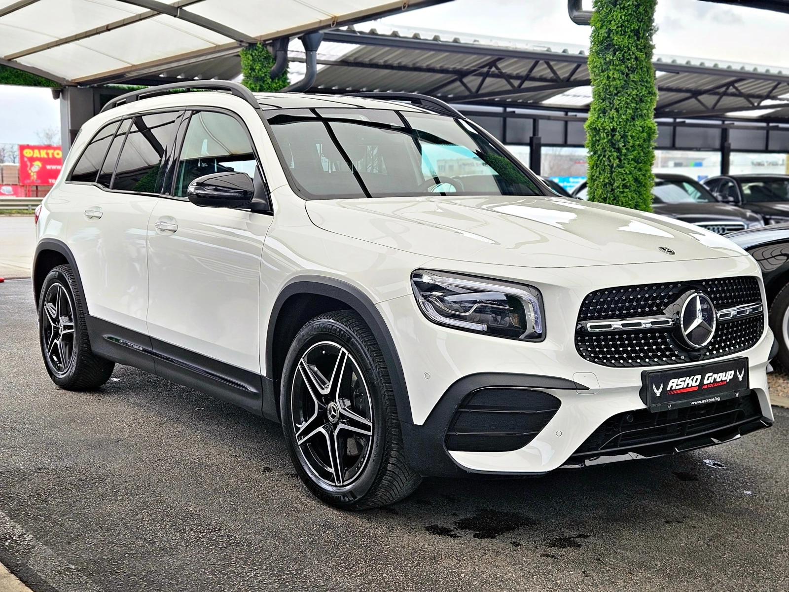 Mercedes-Benz GLB 200/AMG/4M/7MESTA/DIGITAL/DISTR/CAMERA/ПОДГРЕВ/LIZ, снимка 3 - Автомобили и джипове - 53916159
