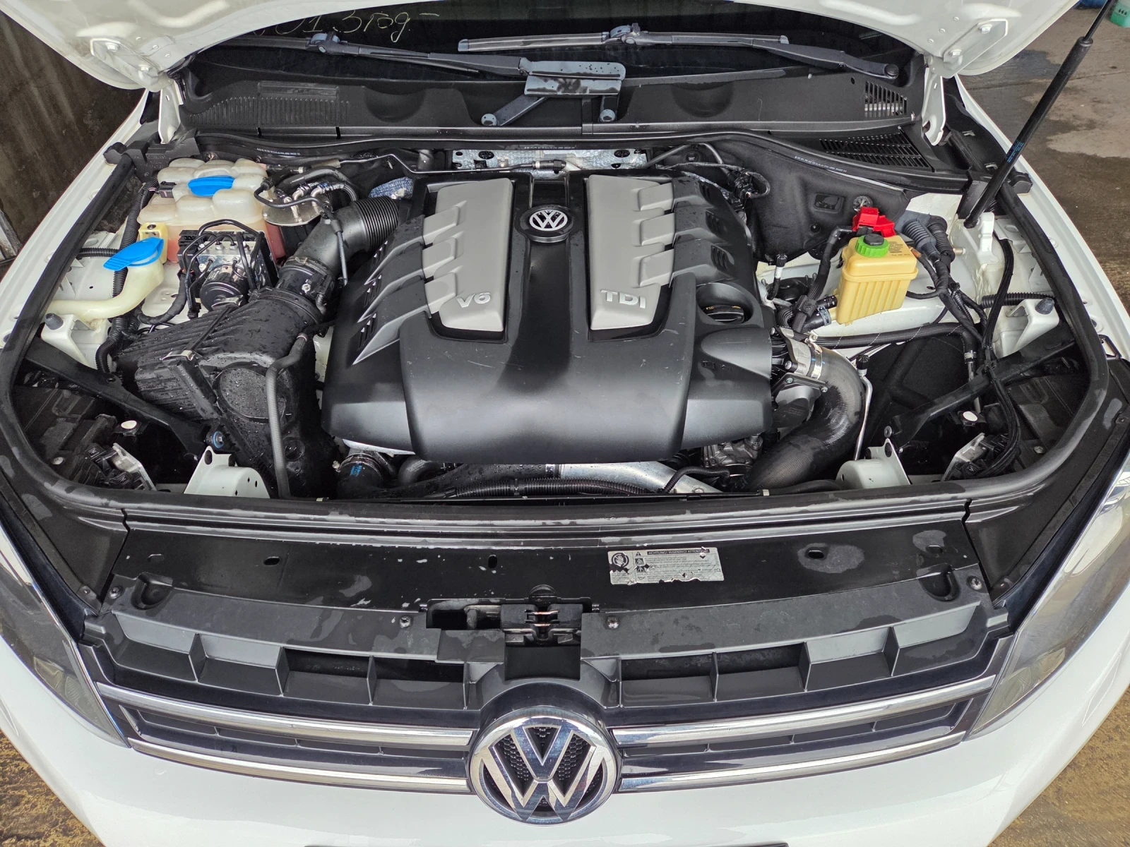 VW Touareg 3, 0TDI245ks4x4NAVIKOJALEDAVTOMATIKEU5B, снимка 16 - Автомобили и джипове - 53962512