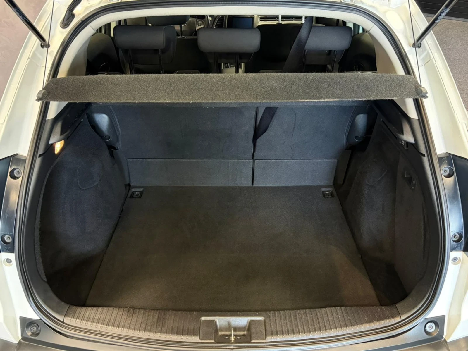 Honda Hr-v 1.5 I-vtec , снимка 14 - Автомобили и джипове - 54305995