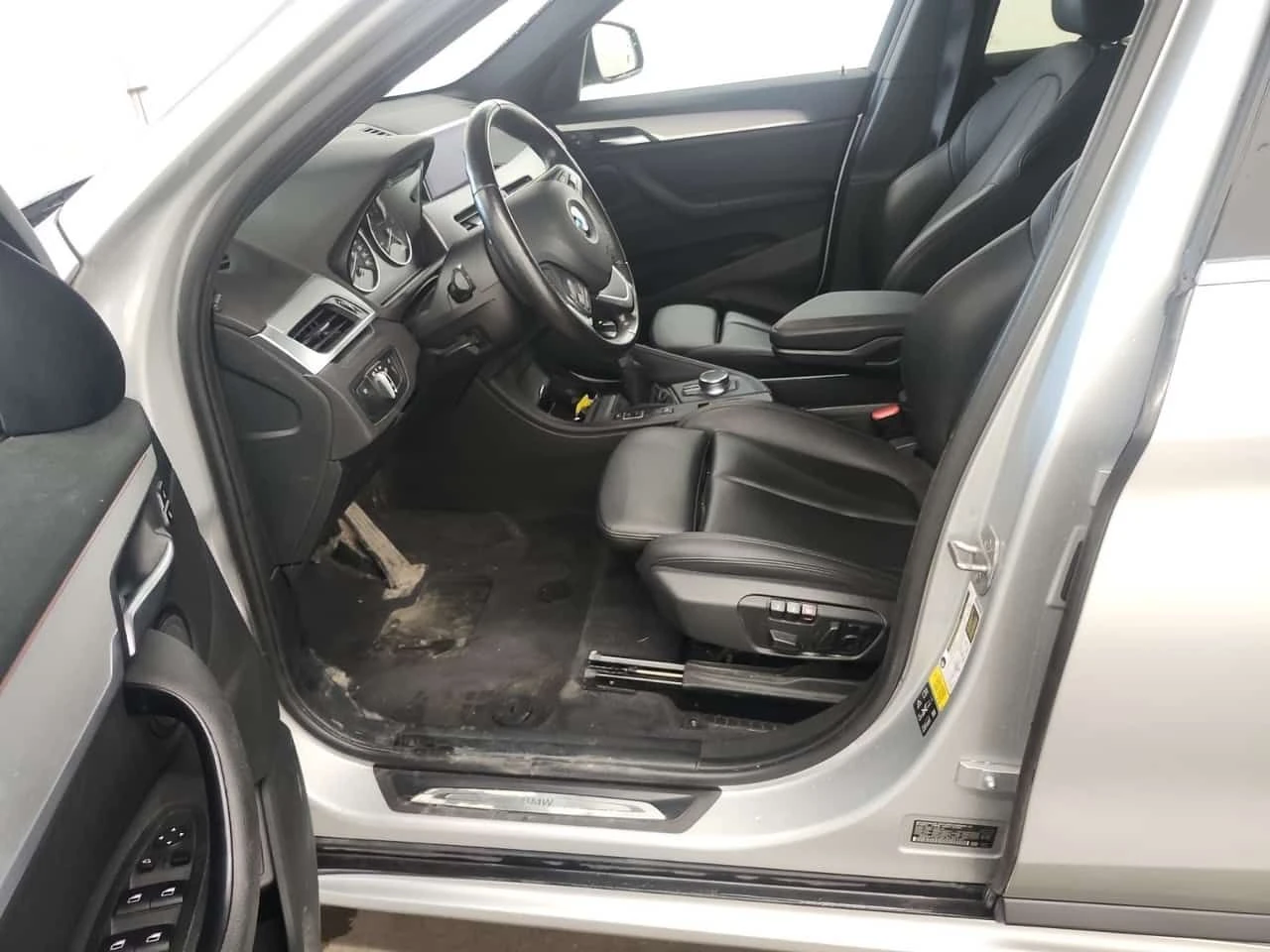 BMW X1 XDRIVE28I| HEAD-UP| PANORAMA| ПАМЕТ| 2 КЛЮЧА, снимка 9 - Автомобили и джипове - 54467535