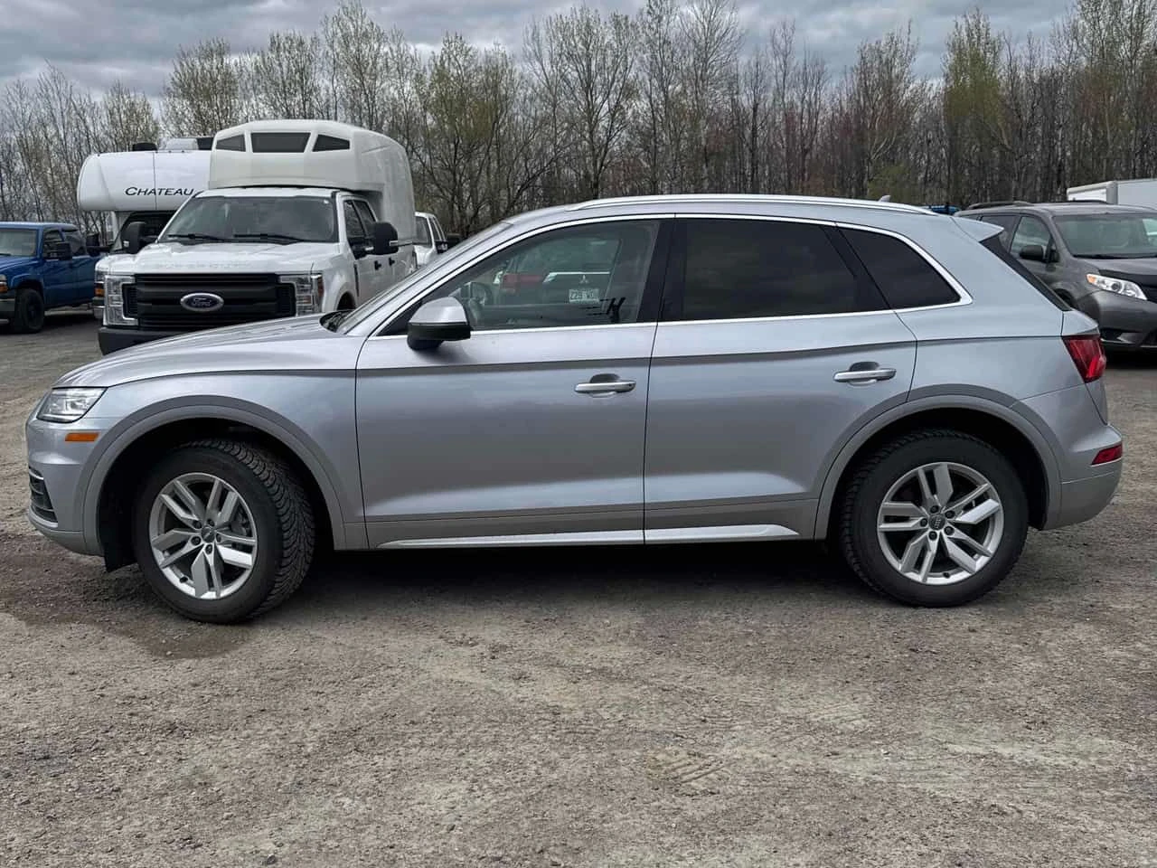 Audi Q5 Komfort /CARFAX/2 КЛЮЧА/ ПОДГРЕВ/, снимка 3 - Автомобили и джипове - 54528999
