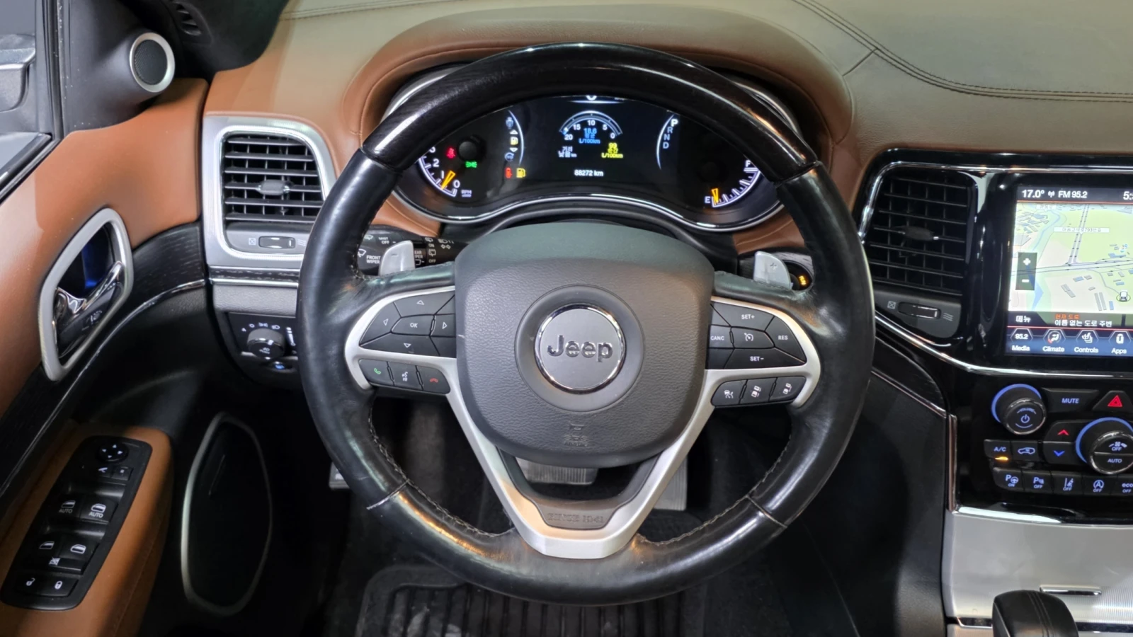 Jeep Grand cherokee 2020* SUMMIT* DIS* HARMAN* ОБДУХ* PANO* ВЪЗДУХ* КР, снимка 6 - Автомобили и джипове - 55484295
